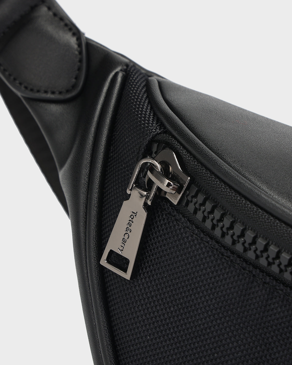 Eclipse Nylon Fanny Pack in Black