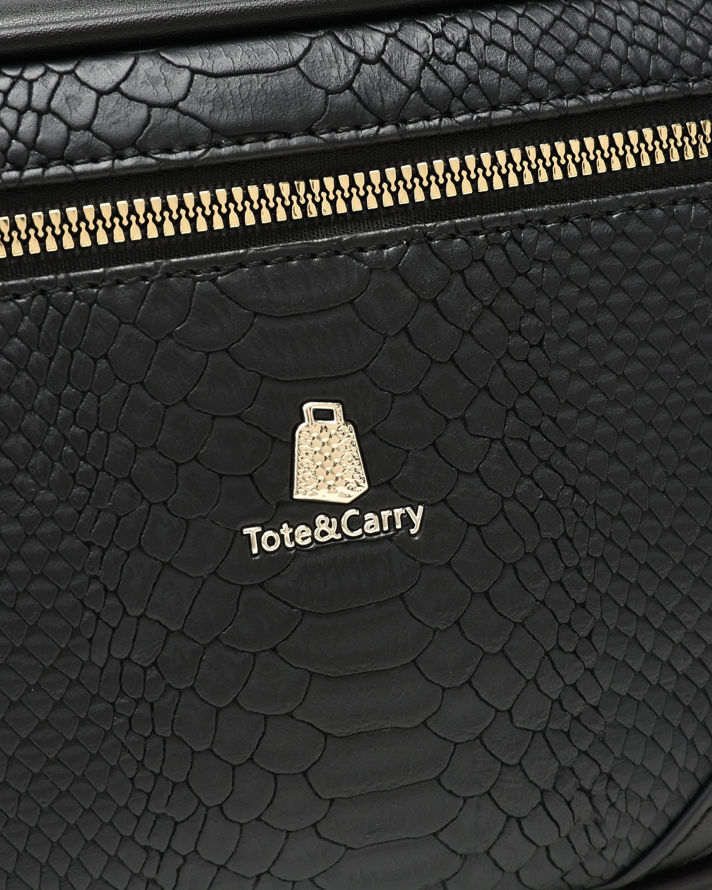 Travel Essential Kit in Black