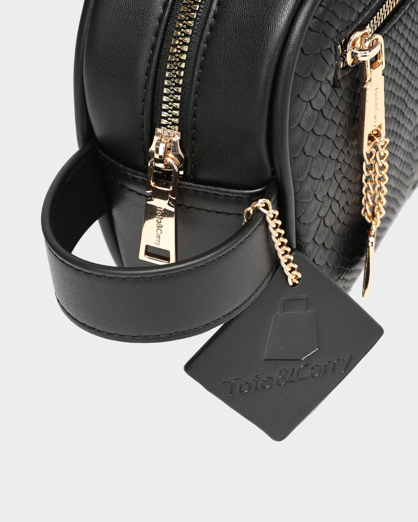 Travel Essential Kit in Black